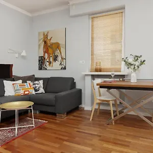 Comfy Centre By Renters Apartament